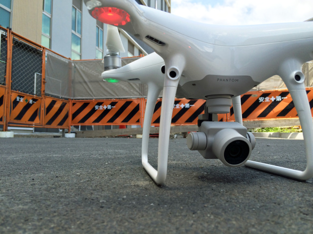 小型のドローンを含めて３台用意しています